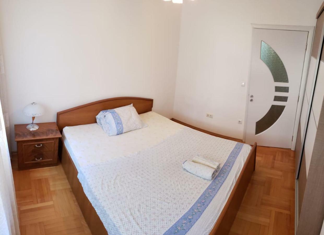 Gorgeous Apartment With City View In The City Center Priștina Exterior foto