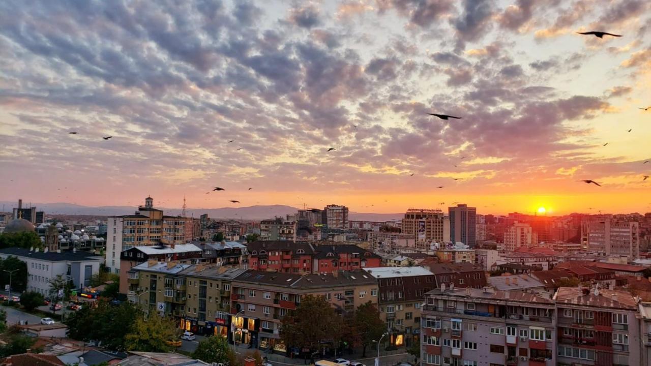 Gorgeous Apartment With City View In The City Center Priștina Exterior foto