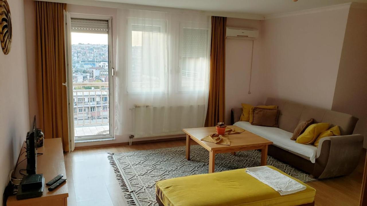 Gorgeous Apartment With City View In The City Center Priștina Exterior foto