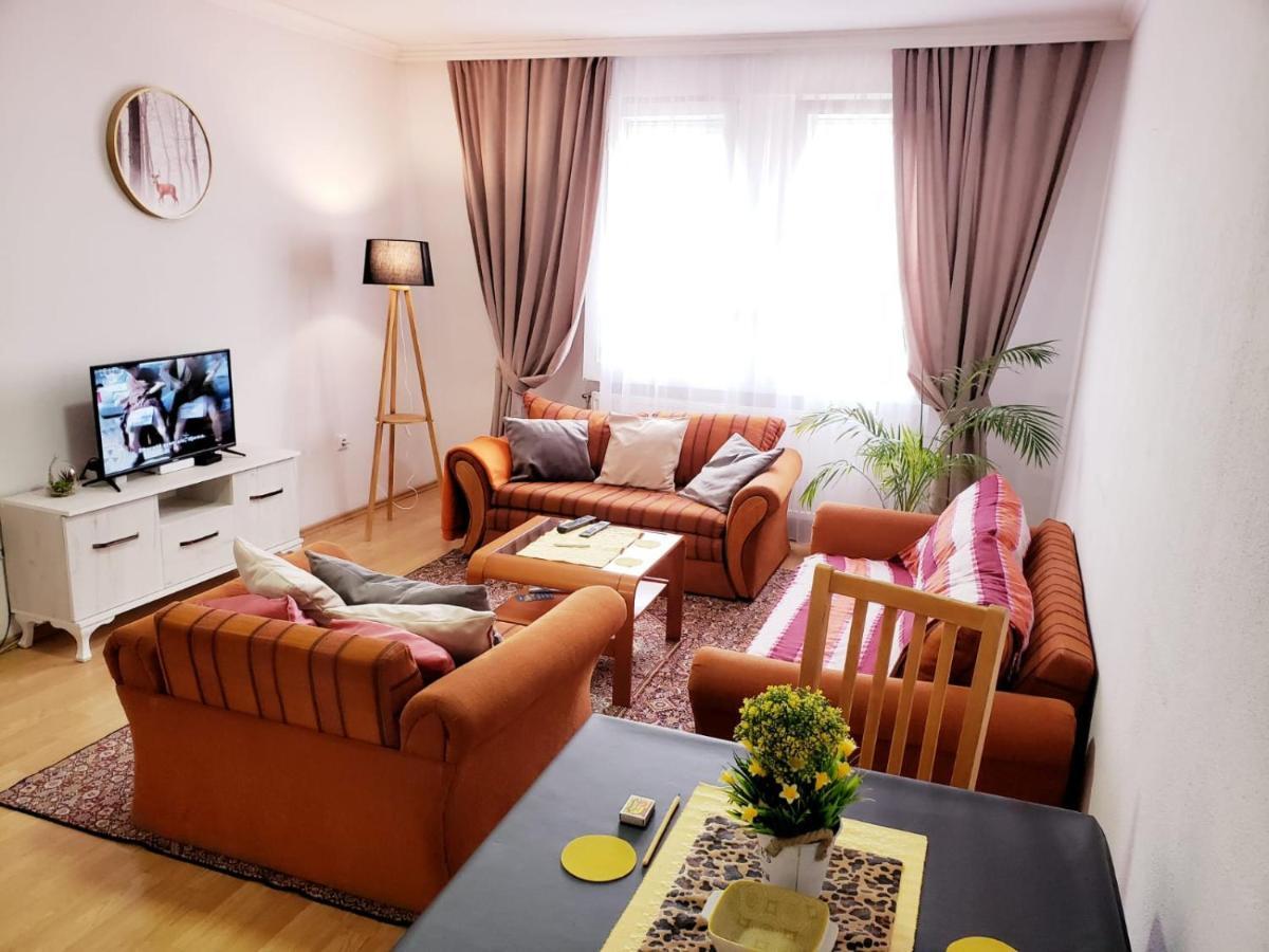Gorgeous Apartment With City View In The City Center Priștina Exterior foto